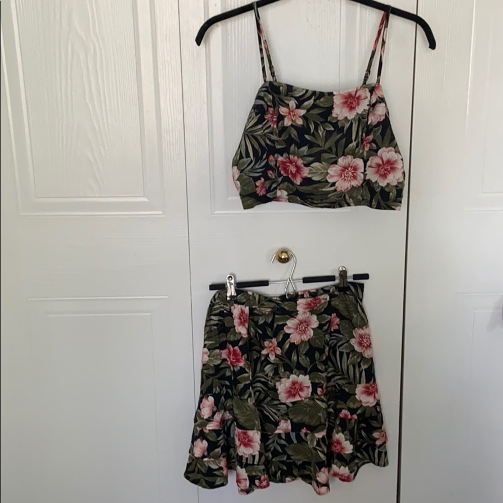 American Eagle Two piece top and skirt set